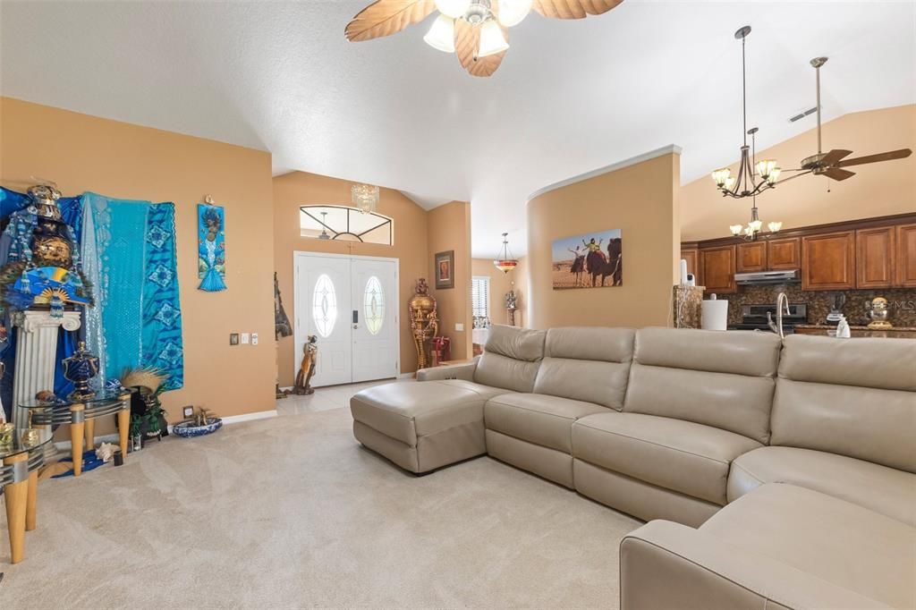 For Sale: $349,990 (3 beds, 2 baths, 1948 Square Feet)