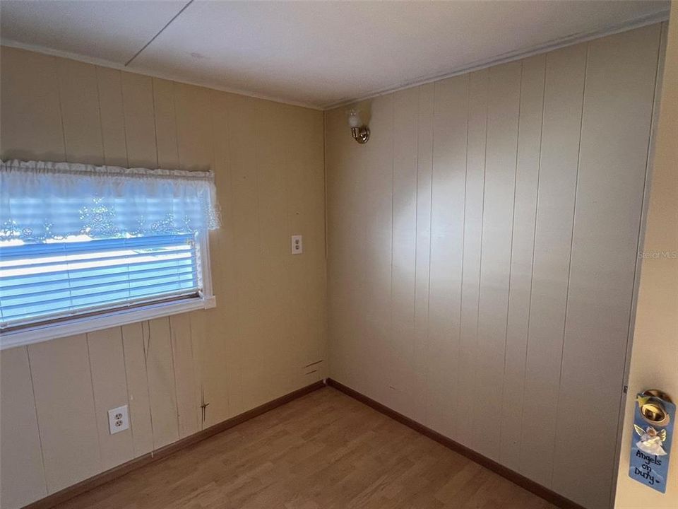 For Sale: $119,900 (2 beds, 1 baths, 672 Square Feet)