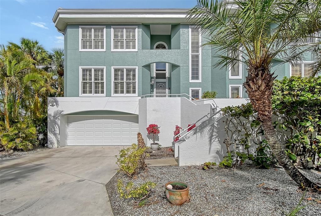 3927 Somerset Drive, Somerset Cove, Siesta Key, FL