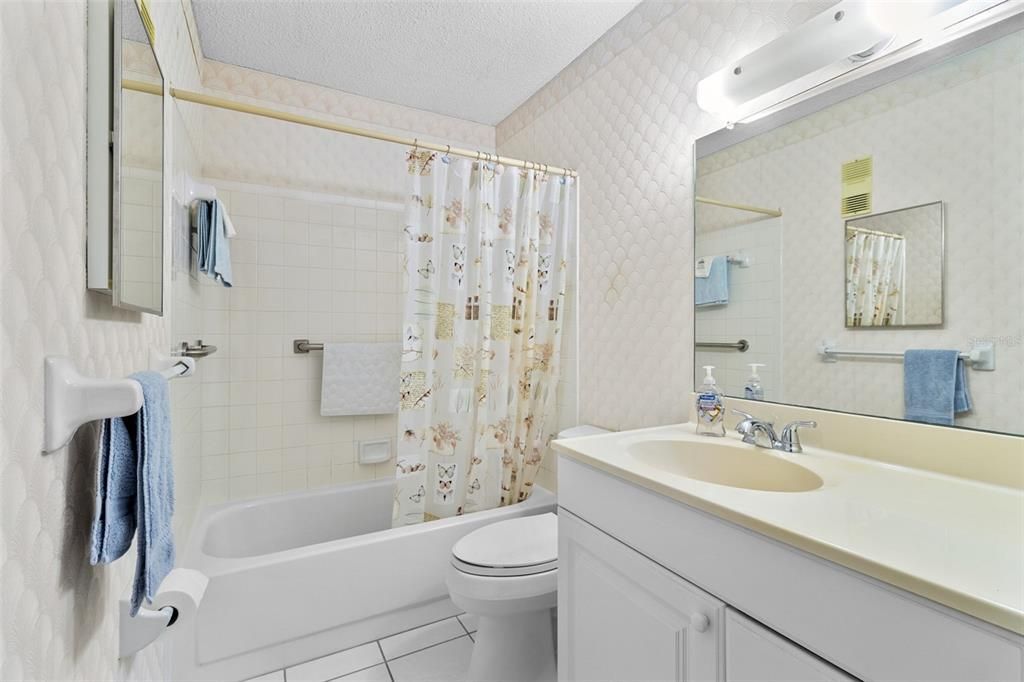 secondary bathroom