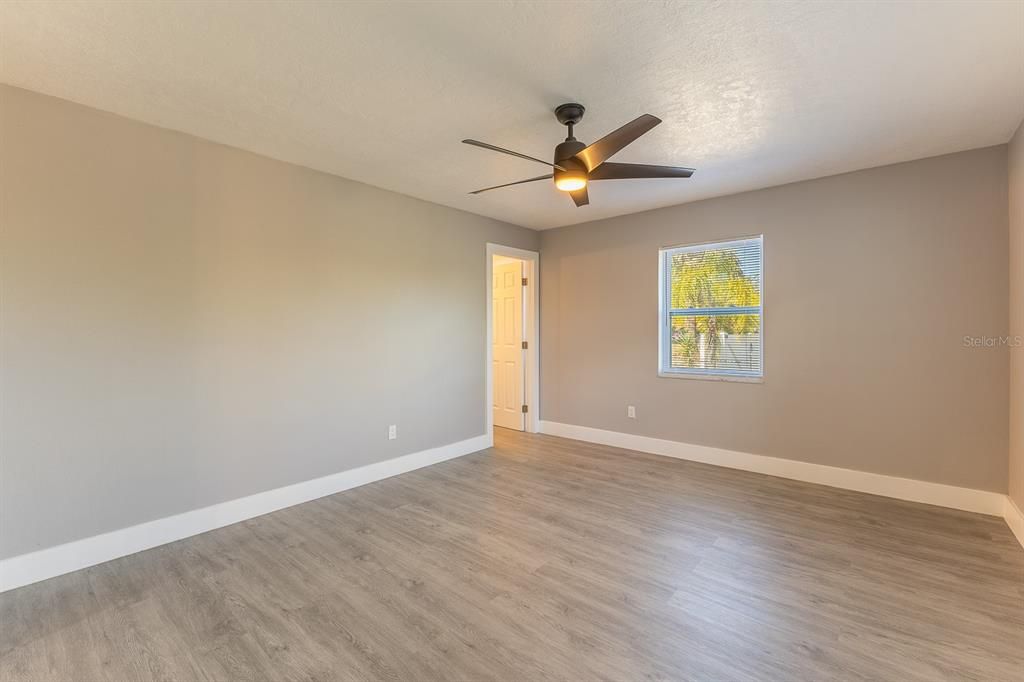 For Sale: $370,000 (3 beds, 2 baths, 1311 Square Feet)