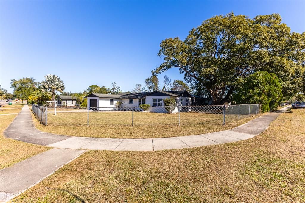 For Sale: $370,000 (3 beds, 2 baths, 1311 Square Feet)