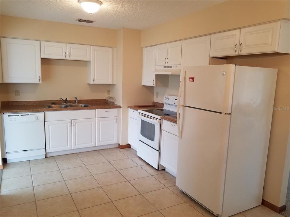 For Rent: $1,250 (2 beds, 1 baths, 1008 Square Feet)