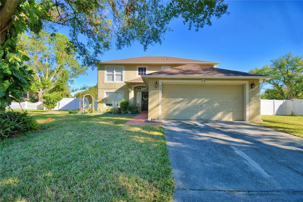 For Sale: $349,900 (4 beds, 2 baths, 2208 Square Feet)