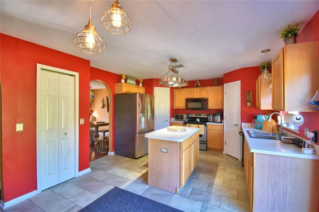 For Sale: $349,900 (4 beds, 2 baths, 2208 Square Feet)