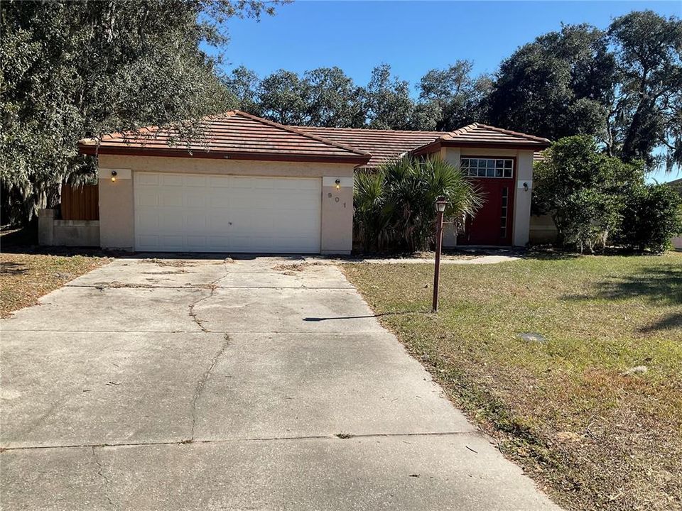 For Sale: $260,000 (3 beds, 2 baths, 1323 Square Feet)