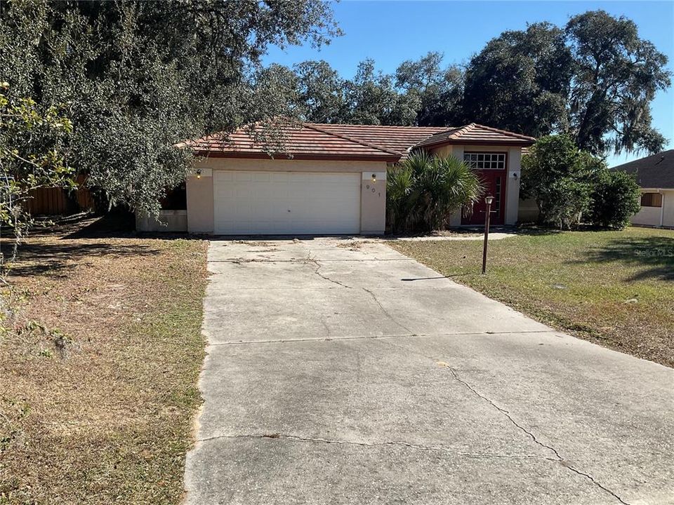 For Sale: $260,000 (3 beds, 2 baths, 1323 Square Feet)