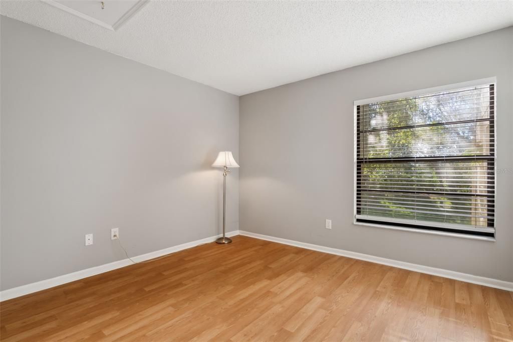 For Sale: $249,000 (2 beds, 2 baths, 1032 Square Feet)