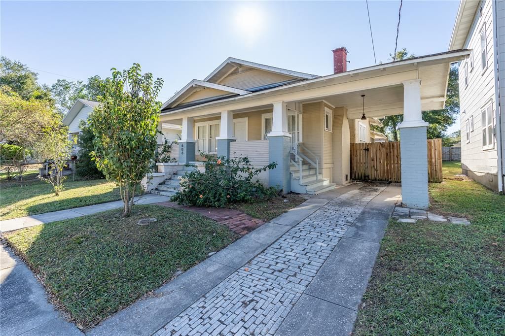 For Sale: $339,900 (3 beds, 2 baths, 1101 Square Feet)