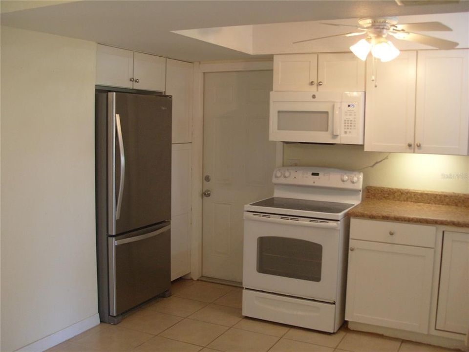 For Sale: $238,000 (2 beds, 2 baths, 1241 Square Feet)