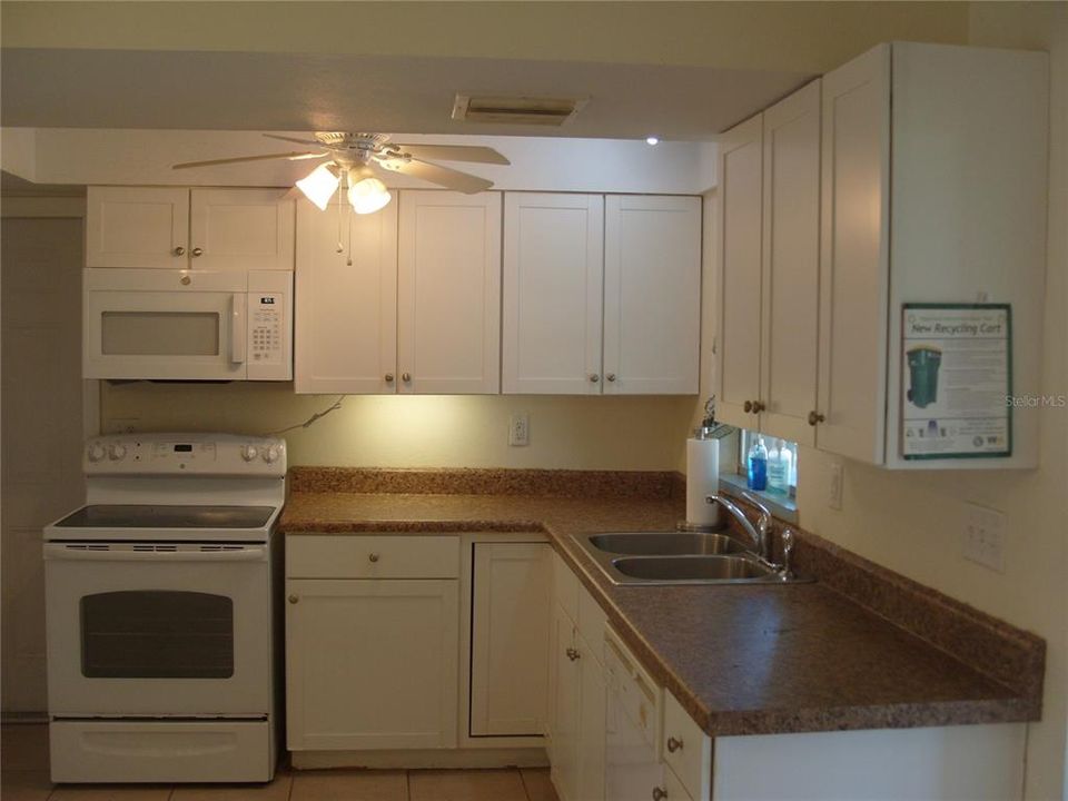 For Sale: $238,000 (2 beds, 2 baths, 1241 Square Feet)