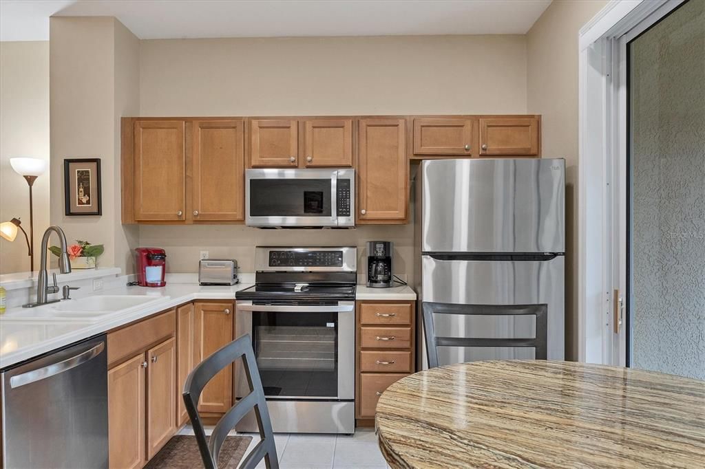 For Sale: $244,900 (2 beds, 2 baths, 1268 Square Feet)