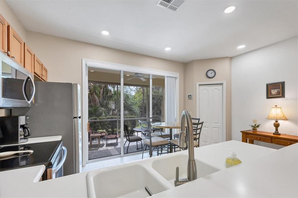 For Sale: $244,900 (2 beds, 2 baths, 1268 Square Feet)