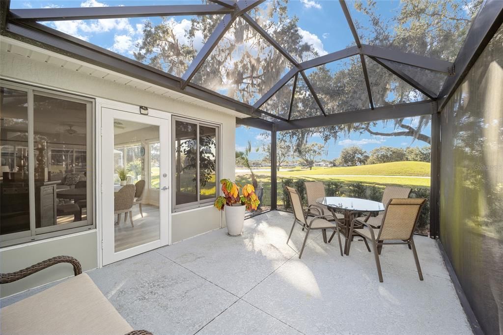 The birdcage has textured epoxy flooring.