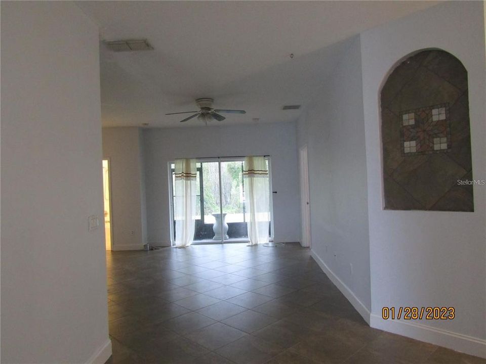 For Rent: $2,400 (4 beds, 2 baths, 1540 Square Feet)