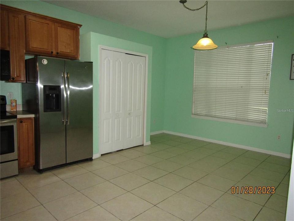 For Rent: $2,400 (4 beds, 2 baths, 1540 Square Feet)