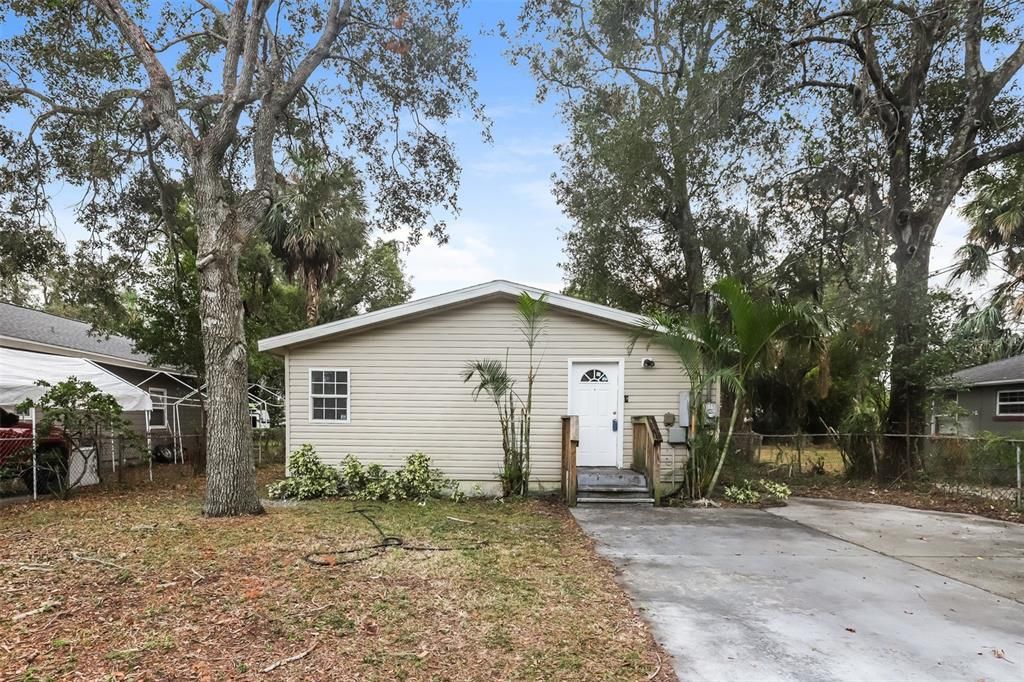 For Sale: $284,000 (3 beds, 2 baths, 1344 Square Feet)