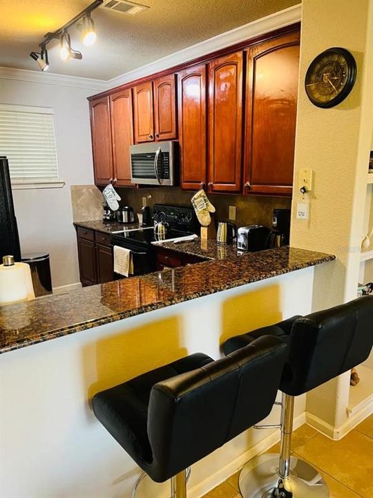 For Rent: $1,900 (2 beds, 2 baths, 1039 Square Feet)