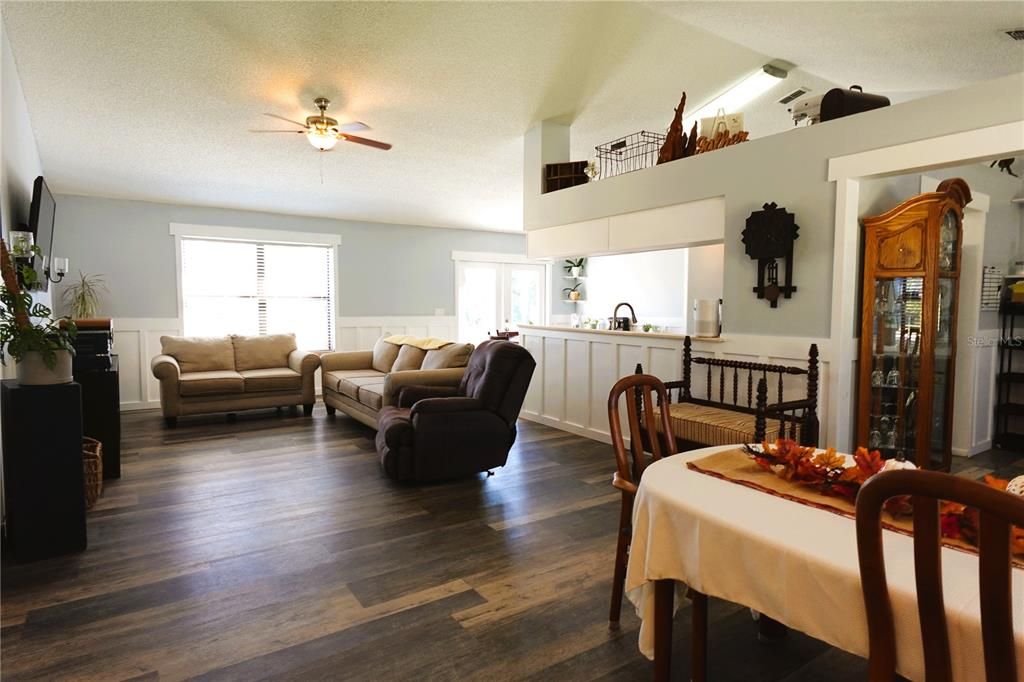 Living room / Dining room Combo