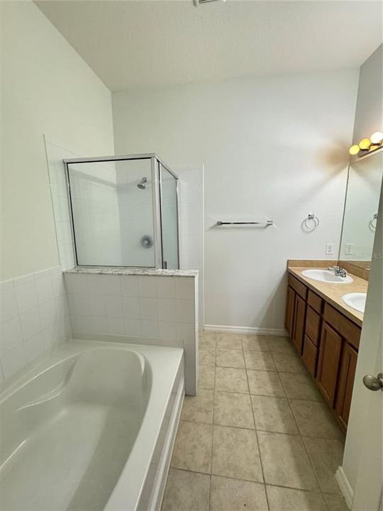 For Rent: $2,500 (3 beds, 2 baths, 1420 Square Feet)