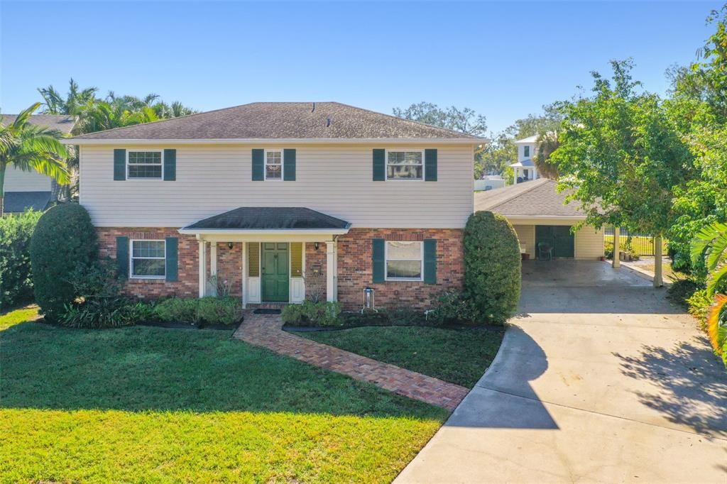 For Sale: $2,900,000 (4 beds, 2 baths, 2495 Square Feet)