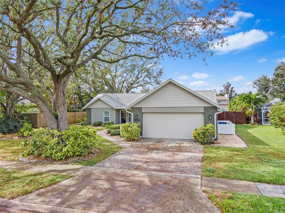 For Sale: $435,000 (3 beds, 2 baths, 1572 Square Feet)