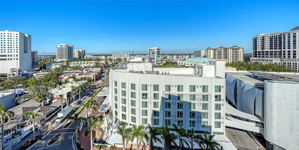 For Sale: $1,629,000 (3 beds, 2 baths, 1901 Square Feet)