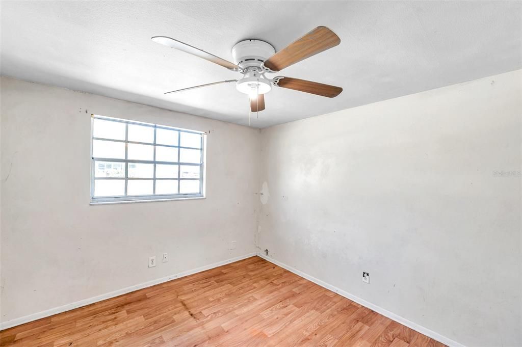 For Sale: $249,000 (3 beds, 1 baths, 974 Square Feet)