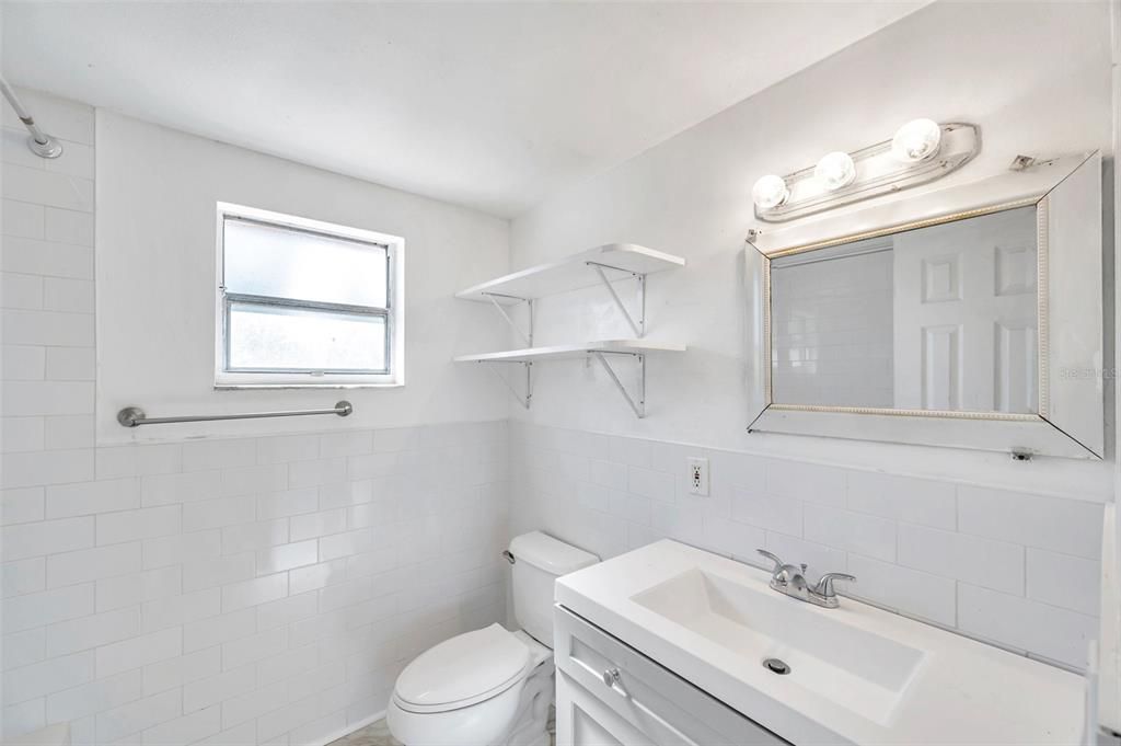 For Sale: $249,000 (3 beds, 1 baths, 974 Square Feet)