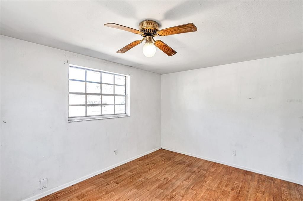 For Sale: $249,000 (3 beds, 1 baths, 974 Square Feet)