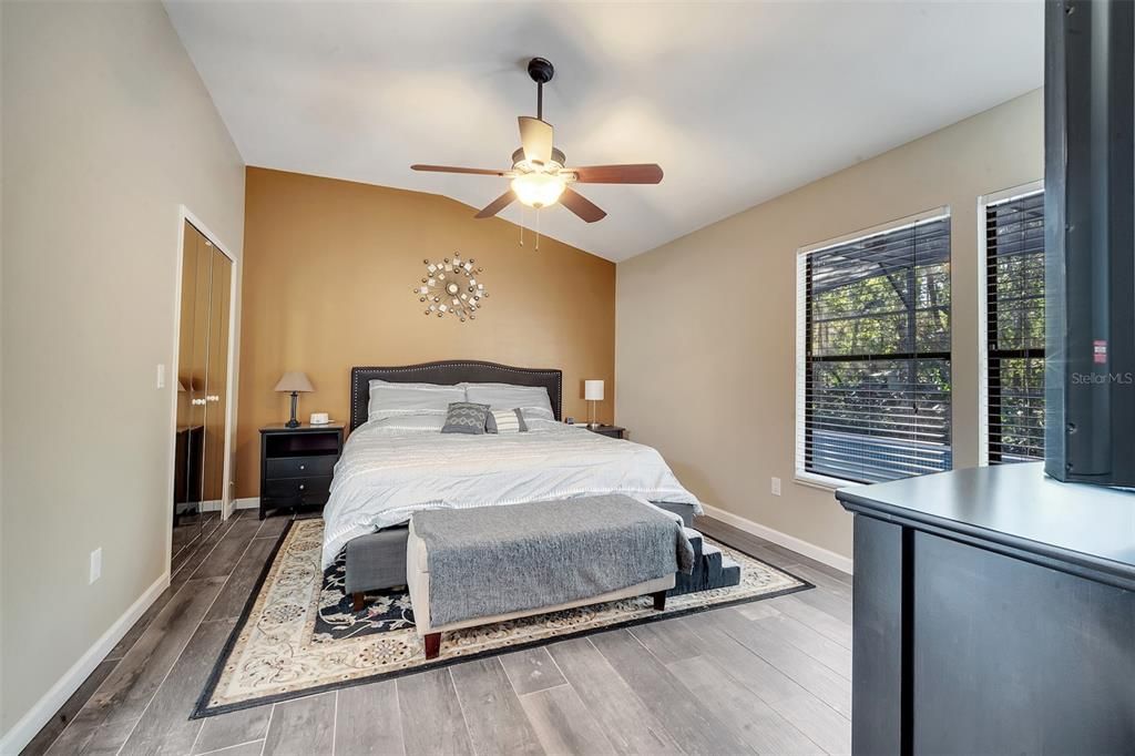 For Sale: $398,000 (2 beds, 2 baths, 1396 Square Feet)