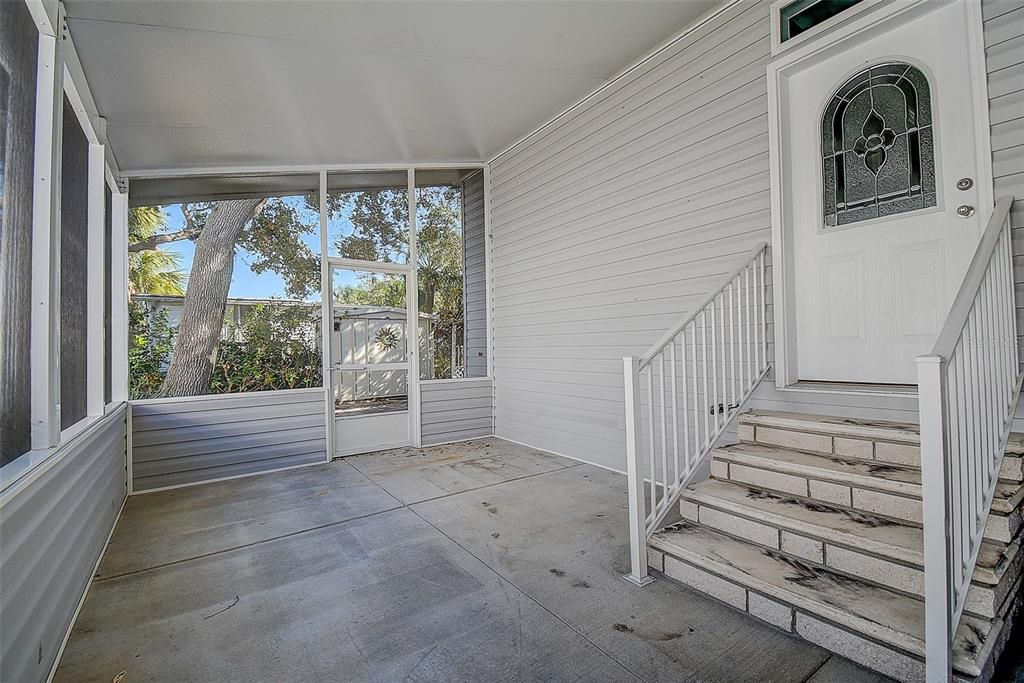 SCREENED PORCH