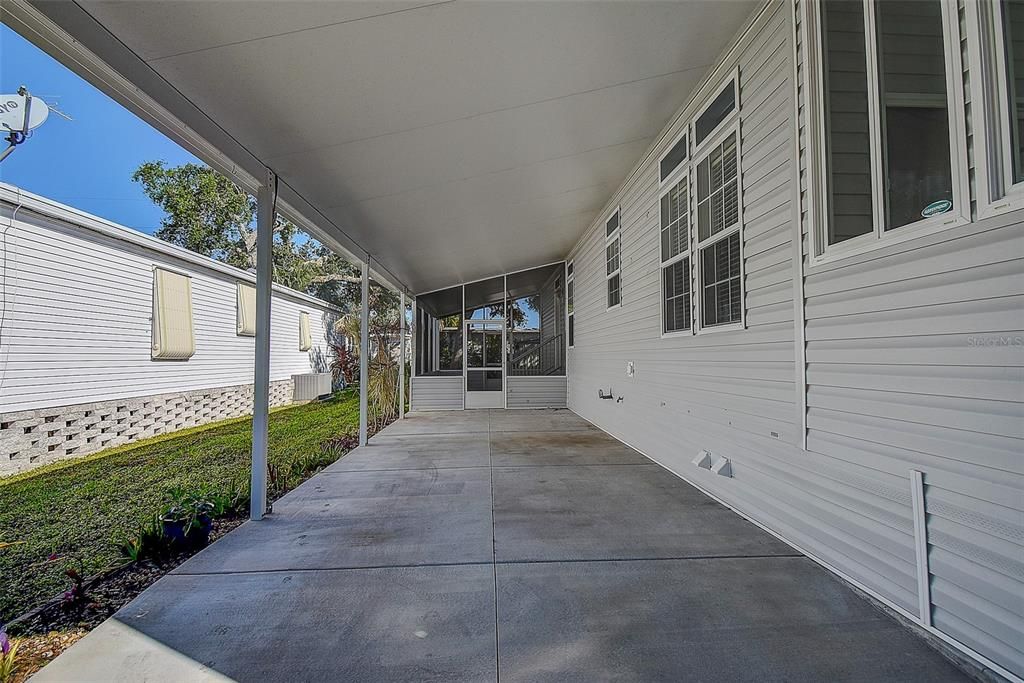 LARGE CARPORT