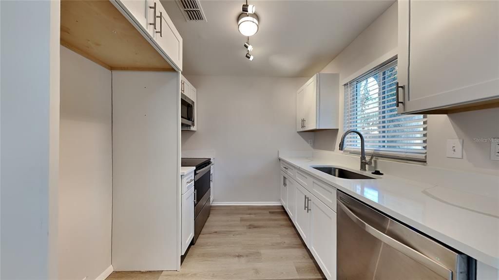 For Sale: $374,900 (3 beds, 2 baths, 1145 Square Feet)