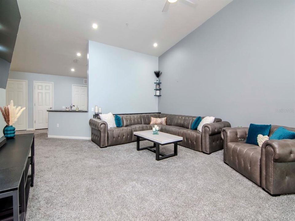 For Sale: $330,000 (3 beds, 2 baths, 1771 Square Feet)