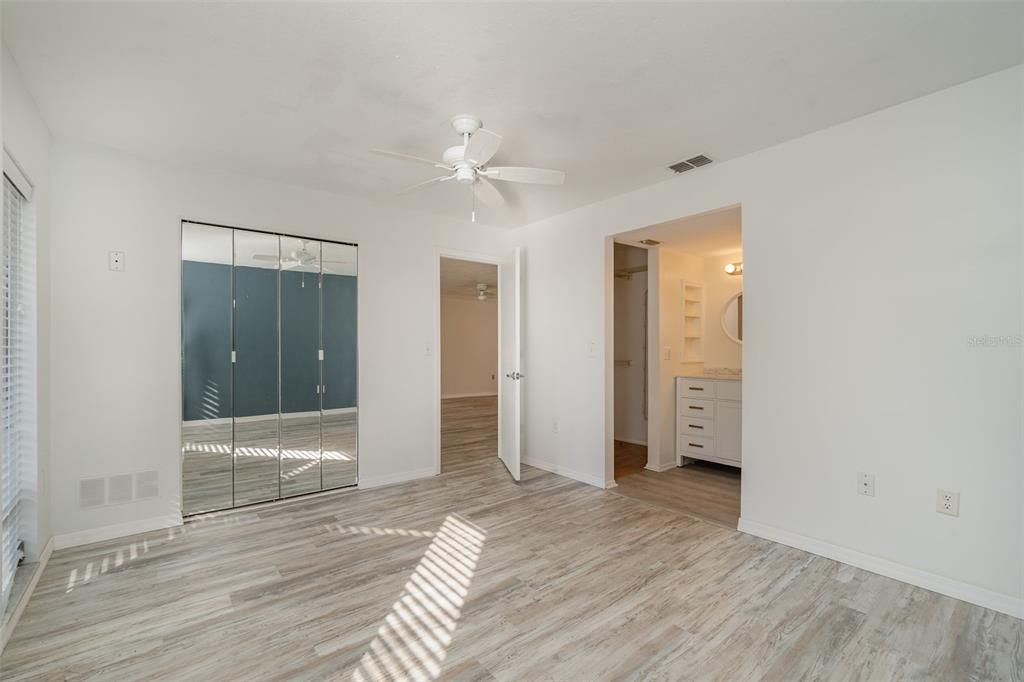 For Sale: $229,900 (2 beds, 2 baths, 1154 Square Feet)