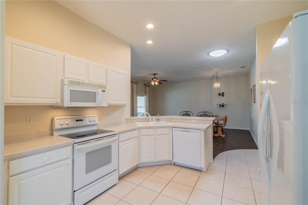 For Sale: $260,000 (2 beds, 2 baths, 1435 Square Feet)