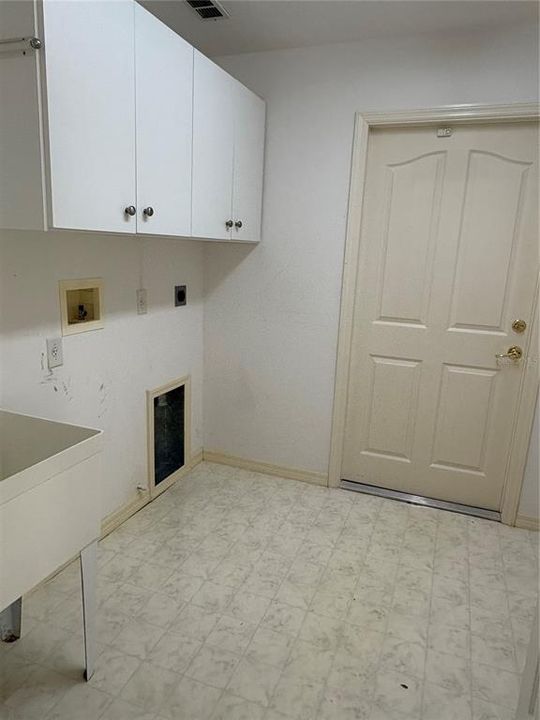 laundry room (needs w/d)