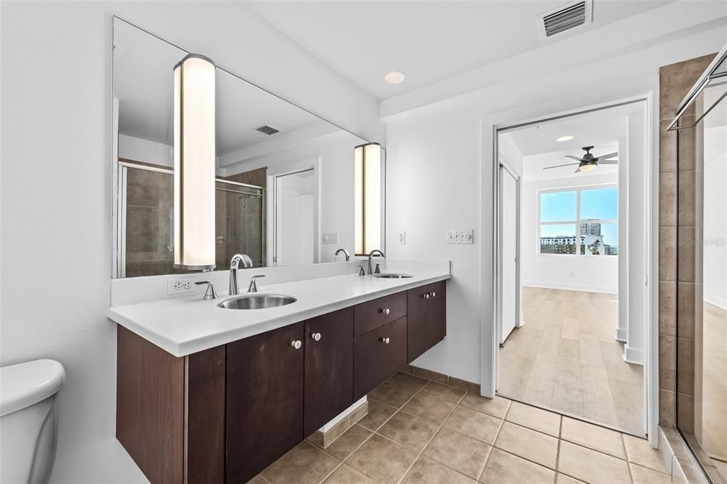 For Sale: $719,900 (2 beds, 2 baths, 1320 Square Feet)