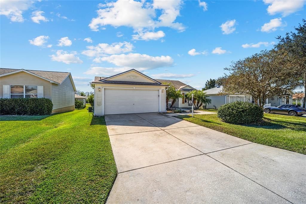 For Sale: $332,000 (3 beds, 2 baths, 1392 Square Feet)