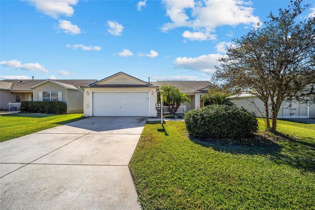 For Sale: $332,000 (3 beds, 2 baths, 1392 Square Feet)