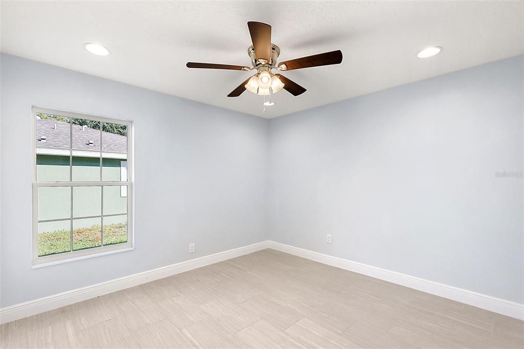 For Sale: $349,900 (3 beds, 2 baths, 1639 Square Feet)