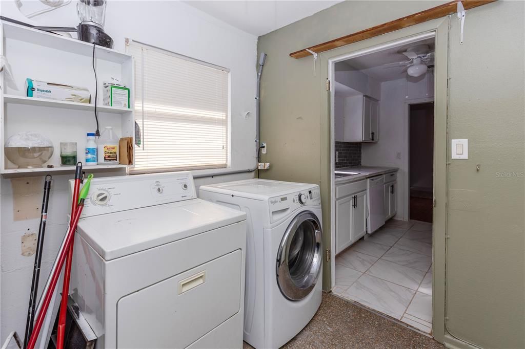 LAUNDRY ROOM