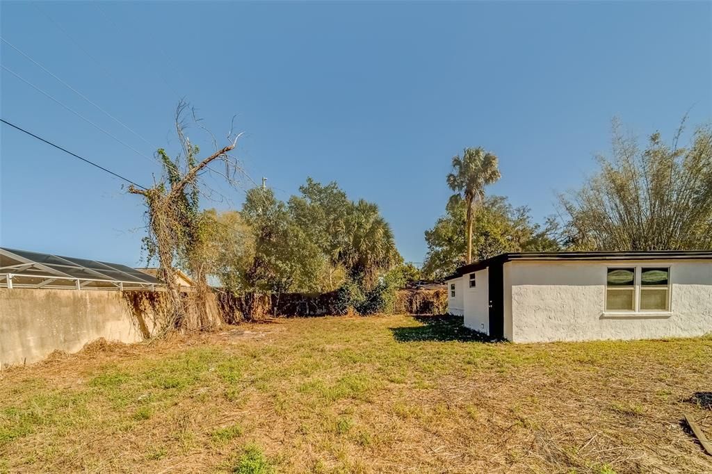 For Sale: $255,000 (3 beds, 2 baths, 1034 Square Feet)