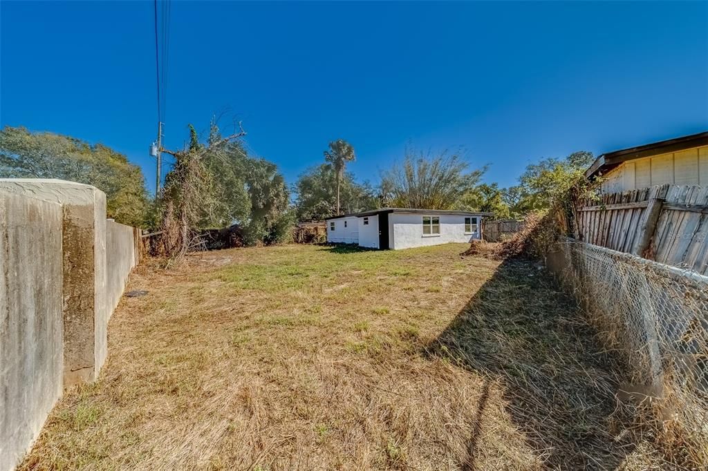 For Sale: $255,000 (3 beds, 2 baths, 1034 Square Feet)