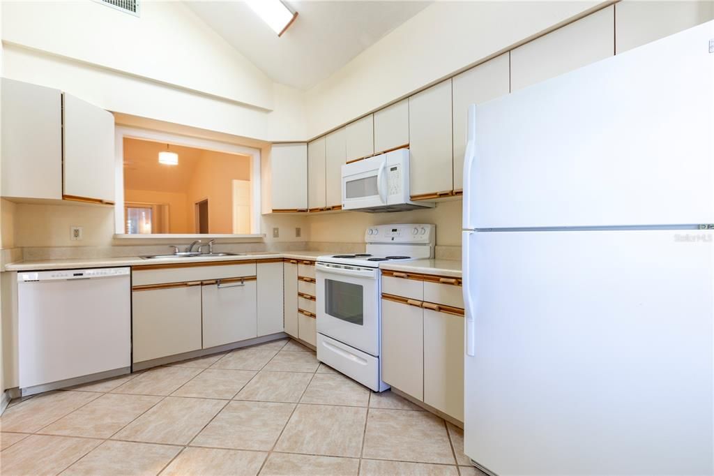 For Sale: $254,900 (3 beds, 2 baths, 1558 Square Feet)