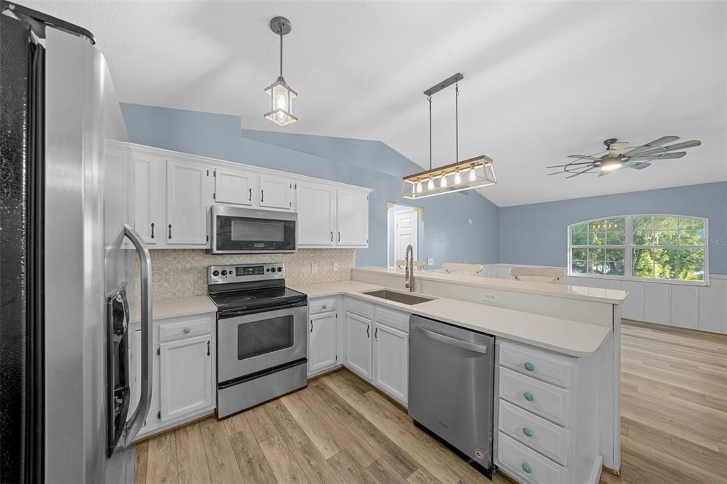 For Sale: $284,900 (3 beds, 2 baths, 1448 Square Feet)