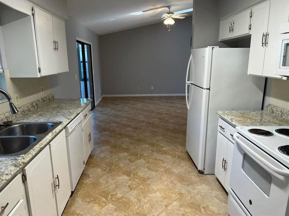 For Rent: $2,200 (3 beds, 2 baths, 1232 Square Feet)