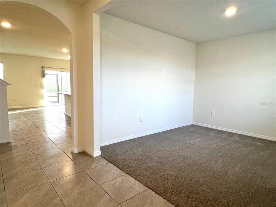 For Rent: $3,000 (5 beds, 3 baths, 2605 Square Feet)