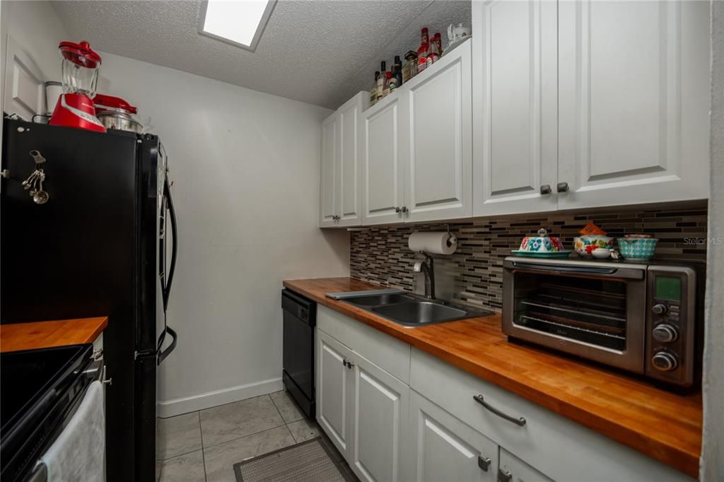 For Sale: $139,000 (2 beds, 2 baths, 1003 Square Feet)